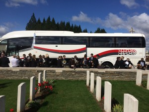 Band unloading bus at Sailly-sur-la-Lys